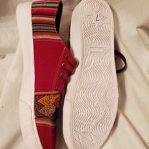 Unisex Aztec shoes NWOT
